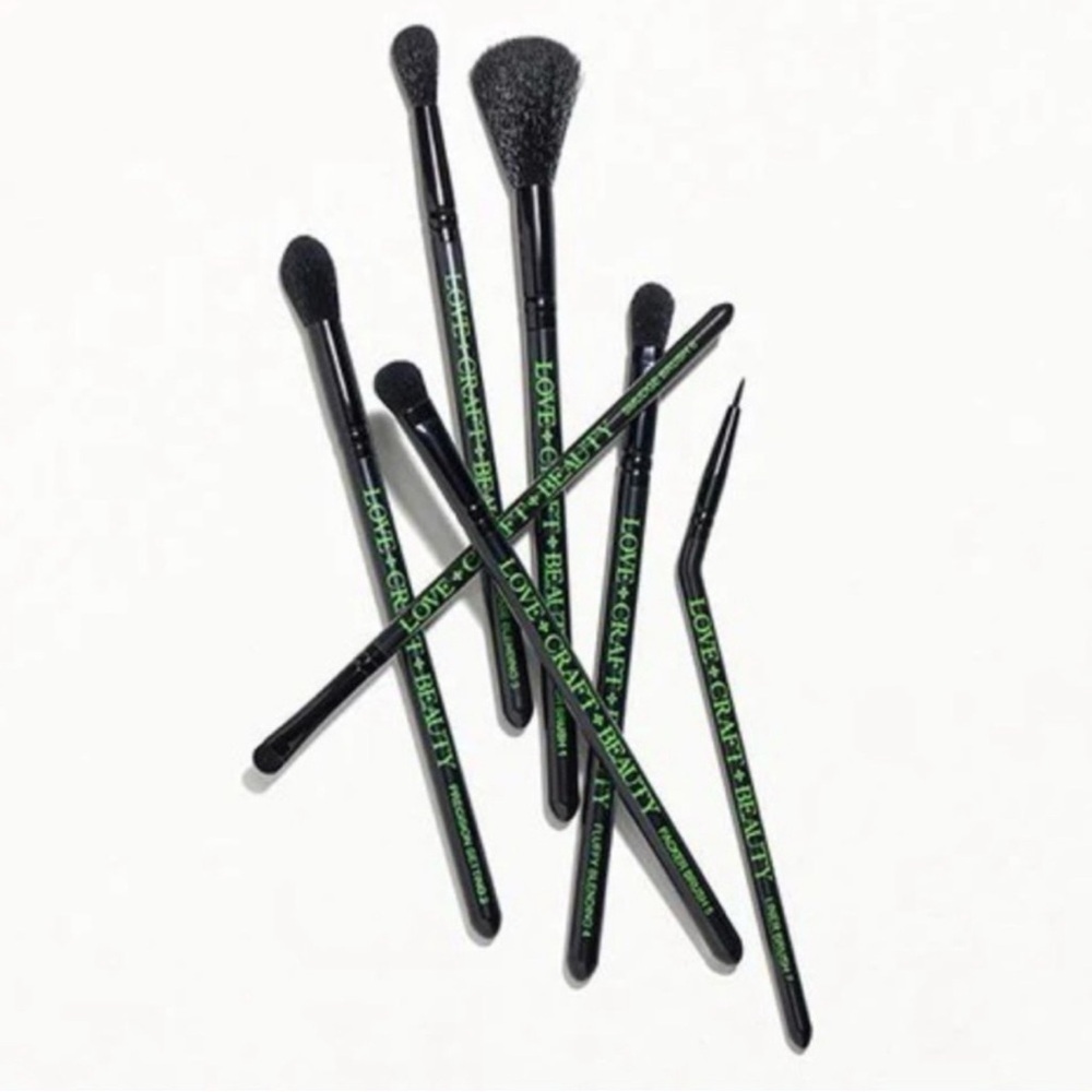 Love Craft beauty set of 7 makeup brushes new in sealed package